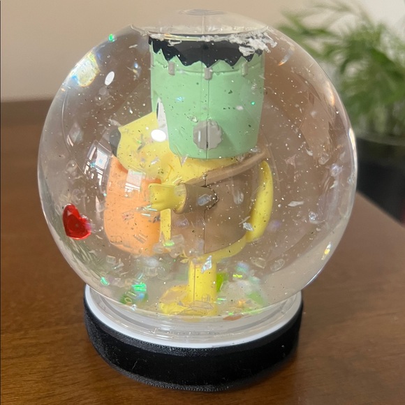 Monster Lucky Booey Snow Globe - Picture 5 of 14